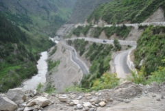 Winding roads between Badrinath and Gobindghat